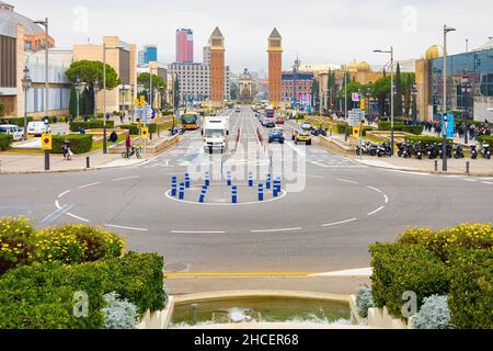 Panoramablick von den Stufen des Nationalpalastes von Montjuic in der Av Reina Cristina, Barcelona, Katalonien, Spanien Stockfoto