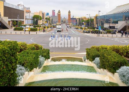 Panoramablick von den Stufen des Nationalpalastes von Montjuic in der Av Reina Cristina, Barcelona, Katalonien, Spanien Stockfoto