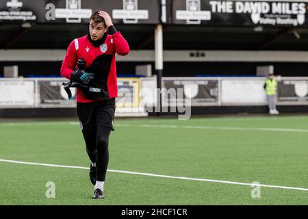 MERTHYR TYDFIL, WALES - 27. DEZEMBER 2021: Der Torhüter von Merthyr Towns, Jaimie Cogman, während der Südliga-Premier Division zwischen M Stockfoto