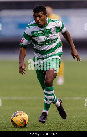 MERTHYR TYDFIL, WALES - 27. DEZEMBER 2021: Curtis Jemmett-Hutson von Merthyr Towns während der Southern League Premier Division South zwischen Mert Stockfoto