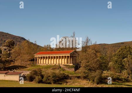 Kirche San Jorge, bekannt als El Partenon, in Las Fraguas. Stockfoto