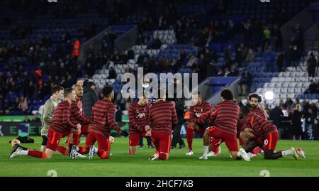 Leicester, England, 28th. Dezember 2021. Liverpool macht sich vor dem Premier League-Spiel im King Power Stadium, Leicester, warm. Bildnachweis sollte lauten: Darren Staples / Sportimage Credit: Sportimage/Alamy Live News Stockfoto