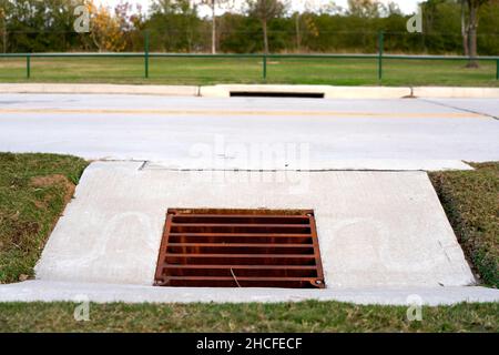 Die Stahlrost Drainage, Rahmen und Cub Einlass. Stockfoto