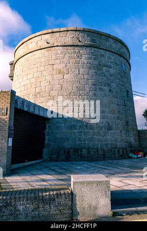 Sandycove, Dublin, Irland, November 13 2021: Der James Joyce Tower und das Museum in Sandycove, Stockfoto