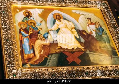 Ikone, die Jesus und die Heiligen in der Kathedrale der Auferstehung Christi in Podgorica darstellt