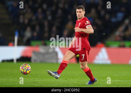 James Milner #7 von Liverpool übergibt den Ball am 12/28/2021. (Foto von Craig Thomas/News Images/Sipa USA) Quelle: SIPA USA/Alamy Live News Stockfoto