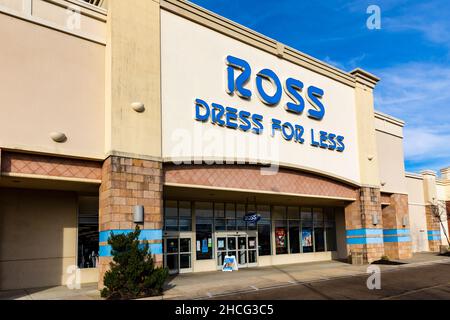 Flowood, MS - 15. Dezember 2021: Ross Dress for Less ist eine Kette von Discount-Kaufhäusern Stockfoto