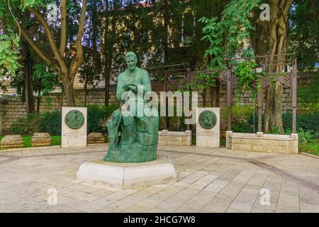 Nazareth, Israel - 24. Dezember 2021: Statue des heiligen Josef, in der Nähe seiner Kirche, der Basilika der Verkündigung, Nazareth, Israel Stockfoto