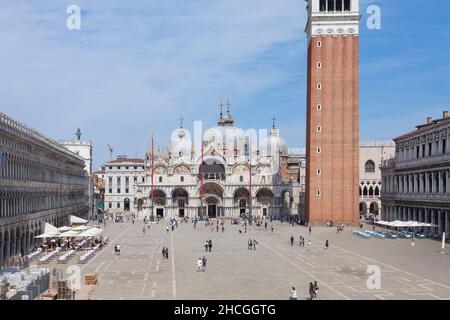 Erhöhter Blick auf den Markusplatz, Venedig, Italien Stockfoto