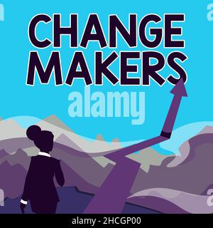 Handschrift Text Changemakers. Unternehmensübersicht Young Turk Influencers Activists Urbanisation Fashion Gen X Lady Walking towards Mountains with an Stockfoto