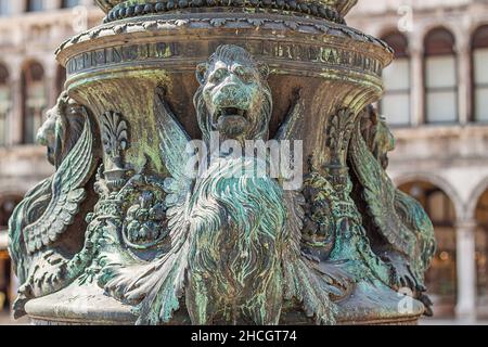 Renaissance Flachrelief Detail in Venedig auf dem Markusplatz Stockfoto