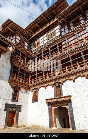 Außenansicht des Trongsa Dzong Klosters in Trongsa, Bhutan, Asien Stockfoto