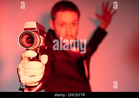 James Short, Super 8 Agent in Rotlicht. Stockfoto