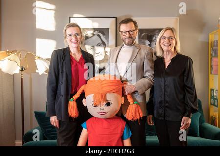 Bjorn Ulvaeus, ABBA, Tilde Bjorfors von der zeitgenössischen schwedischen Zirkusfirma Cirkus Cirkus, und Arid Lindgrens Enkelin Malin Billing sprechen am 16. Dezember 2021 über das Zirkusmusical „Pippi at the Circus“ in Stockholm, Schweden. Foto: Duygu Getiren / TT-Code 12080 Stockfoto