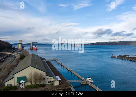 Luftaufnahme des Tacoma, Washington Waterfront im Dezember Stockfoto