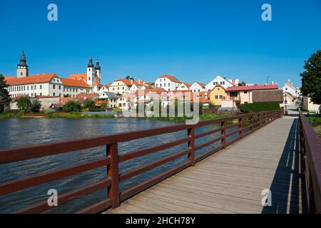 Blick auf die Stadt mit der Kirche des heiligen Jakobus und dem Jesuiten-Kolleg mit der Kirche, Altstadt, Telc, Telc, okres Jihlava, Bezirk Jihlava, Kraj Vysocina, Mähren, Tschechisch Stockfoto