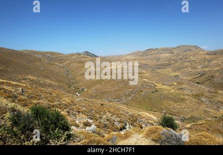 Die karge Landschaft am versteinerten Wald von Lesbos auf der Insel Lesvos in Griechenland. Stockfoto