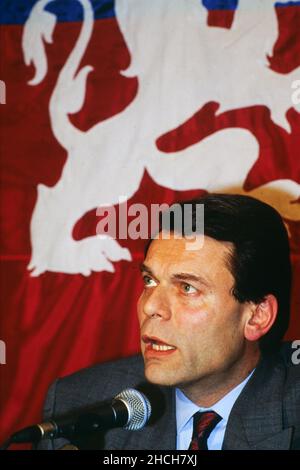 Archiv 80ies: Michel Noir, französischer Politiker setzt sich für die Bürgermeister von Lyon, Rhone, Rhone-Alpen-Region, Frankreich, 1989 ein Stockfoto