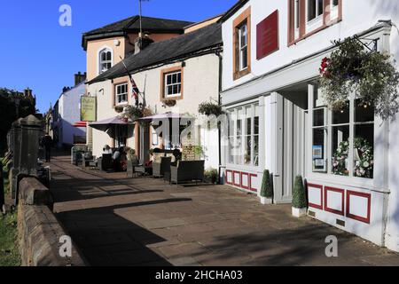 Architektur und Geschäfte in St Andrews Centre, St Andrews Church, Penrith town, Cumbria, England, UK Stockfoto