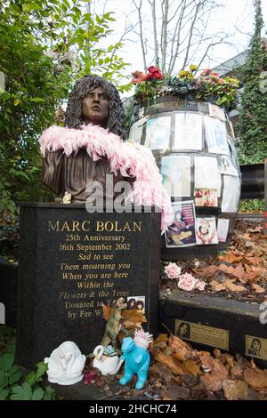 Denkmal am Straßenrand und Schrein für Marc Bolan, Queen's Ride, Barnes Common, London, England, GROSSBRITANNIEN Stockfoto