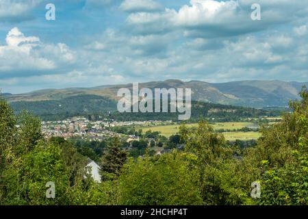 Blick über Stirling mit dem Wallace Monument und Ochil Hills im Hintergrund, Stirling Castle, Schottland Stockfoto