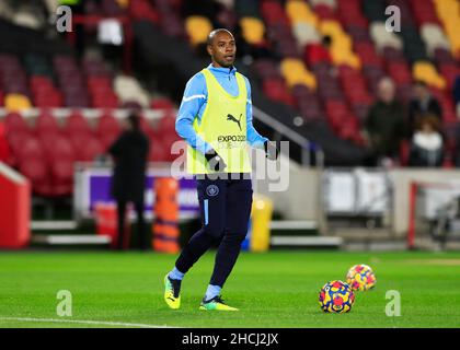 Brentford Community Stadium, London, Großbritannien. 29th Dez 2021. Premier League Fernandenhin of Manchester City Aufwärmen Kredit: Action Plus Sports/Alamy Live News Stockfoto