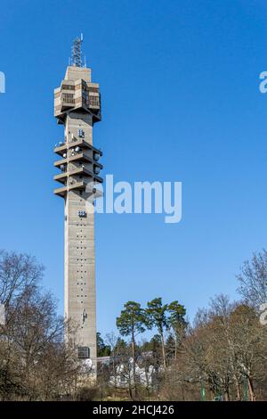 Stockholm, Schweden - April 16: Radio- und Fernsehturm Kaknastornet Turm in Stockholm im Zentrum von Stockholm Stockfoto