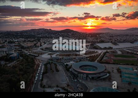 Blick auf den OAKA Komplex bei Sonnenuntergang. Athen, Griechenland. Stockfoto