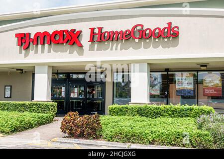 North Miami Beach Florida TJ Maxx HomeGoods Discount Kaufhaus Einkaufen vor dem Außenschild Stockfoto