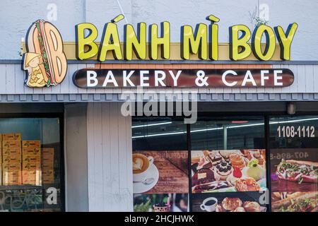 Orlando Florida Colonial Drive Little Saigon Asiatisches Nachbarschaftsgeschäft Banh Mi Boy Bakery & Cafe Schild außen Schild Stockfoto