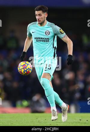 London, Großbritannien. 29th Dez 2021. Jakub Moder von Brighton & Hove Albion läuft mit dem Ball während des Premier League-Spiels in Stamford Bridge, London. Bildnachweis sollte lauten: Jacques Feeney/Sportimage Kredit: Sportimage/Alamy Live News Stockfoto