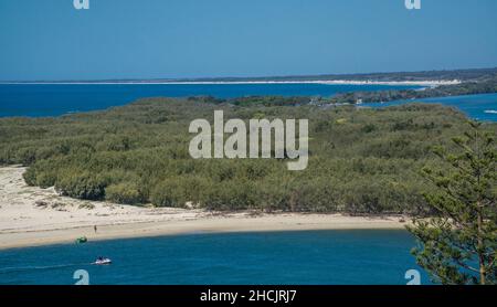 sandspit an der Nordspitze der Bribie Island von Caloundra aus gesehen, Sunshine Coast Region, South East Queensland, Australien Stockfoto