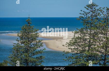 sandspit an der Nordspitze der Bribie Island von Caloundra aus gesehen, Sunshine Coast Region, South East Queensland, Australien Stockfoto