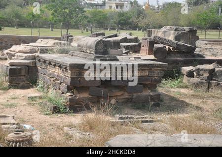 Alte indische Skulpturen und paterned in Indien. Kunstwerke in Tempeln aus dem 10th. Jahrhundert, historische Menschen, altes Leben. Stockfoto