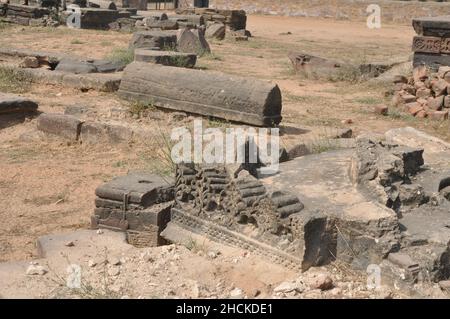 Alte indische Skulpturen und paterned in Indien. Kunstwerke in Tempeln aus dem 10th. Jahrhundert, historische Menschen, altes Leben. Stockfoto