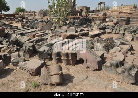 Alte indische Skulpturen und paterned in Indien. Kunstwerke in Tempeln aus dem 10th. Jahrhundert, historische Menschen, altes Leben. Stockfoto