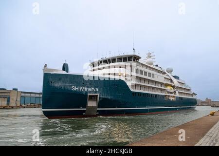 Swan Hellenic's neues Expeditionskreuzfahrtschiff SH Minerva, das nach Probefahrten zurück zur Helsinki Shipyard kommt. Stockfoto