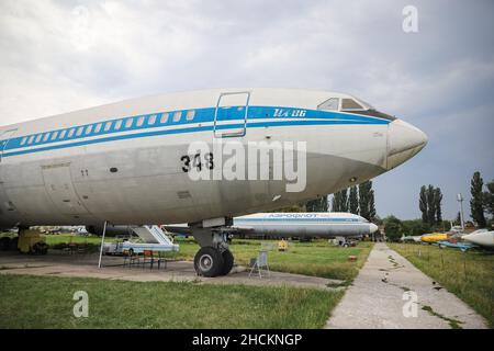 KIEW, UKRAINE - 01. AUGUST 2021: Aeroflot Iljuschin IL-86, ausgestellt im Oleg Antonov State Aviation Museum Stockfoto