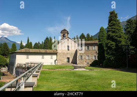 Europa, Italien, Lombardei, Lecco, mittelalterliche Zisterzienserabtei von Piona (Abtei Priorat von Piona) am Lecco-Zweig des Comer Sees. Stockfoto