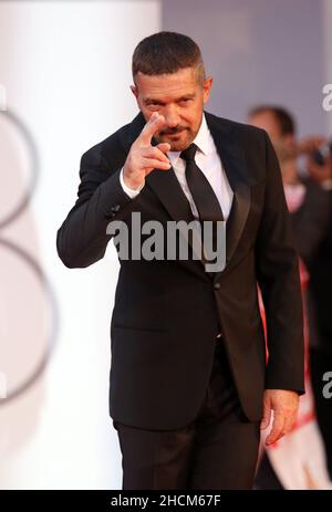 Italien, Lido di Venezia, 4. September 2021 : Antonio Banderas besucht den roten Teppich des Films 'Competencia Oficial' während der Internationalen Biennale von Venedig 78 Stockfoto