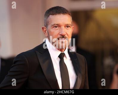 Italien, Lido di Venezia, 4. September 2021 : Antonio Banderas besucht den roten Teppich des Films 'Competencia Oficial' während der Internationalen Biennale von Venedig 78 Stockfoto