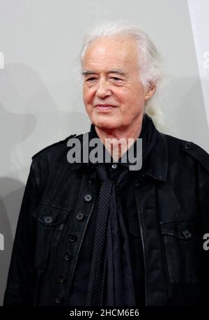 Italien, Lido di Venezia, 5. September 2021 : Jimmy Page, der legendäre Gitarrist der Rockband LED Zeppelin, besucht den roten Teppich der documenta Stockfoto