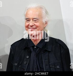 Italien, Lido di Venezia, 5. September 2021 : Jimmy Page, der legendäre Gitarrist der Rockband LED Zeppelin, besucht den roten Teppich der documenta Stockfoto