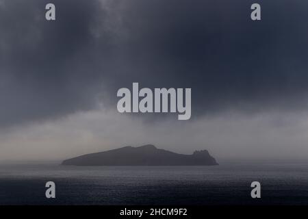 Inishtoskert oder der schlafende Riese auf den Blanket-Inseln vor der Dingle-Halbinsel, Couty Kerry, Irland Stockfoto