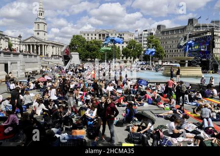 Atmosphäre, Harry Potter und die Heiligtümer des Todes Teil 2, Aufbau zur Premiere, Trafalgar Square, London. VEREINIGTES KÖNIGREICH Stockfoto