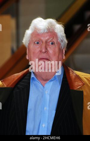 Doctor Who Dr Who, Bühne, TV und Filmschauspieler, Tom Baker, Berühmt für das Spielen des vierten Arztes. Ein bekannter Raconteur, hier erzählt Tom eine humorige Geschichte Stockfoto