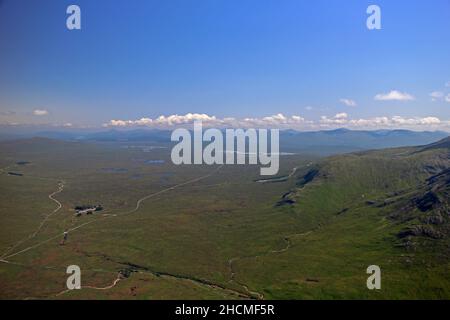 Ansicht des Rannoch Moors von Buchaille Etive Mor, Glencoe, Schottland Stockfoto