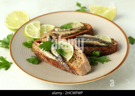 Konzept von leckeren Snacks mit Sandwiches mit Sprossen Stockfoto