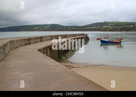 Fischerboot, Hafen von New Quay, Ceredigion, Wales Stockfoto