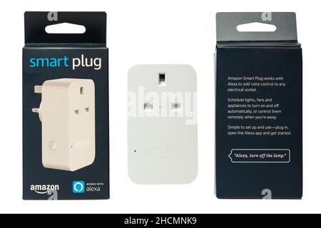 Smart Plug Smartplug funktioniert mit Alexa Amazon aus Box isoliert auf weißem Hintergrund entfernt Stockfoto